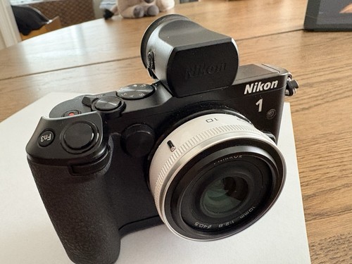 Nikon premium kit - nikon, v3