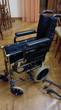 sedia a rotelle pieghevole usata