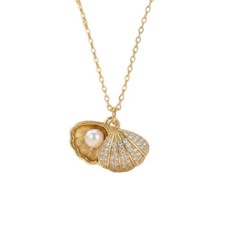 Collana con ciondolo di perle
