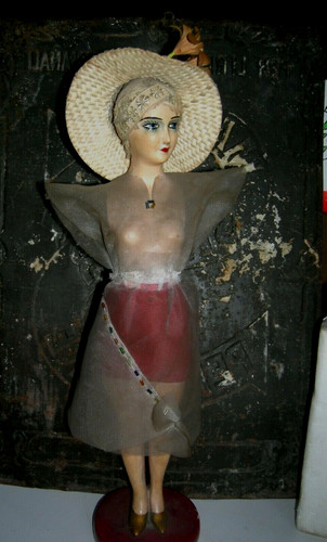 Piccola statua femminile con - piccola,
