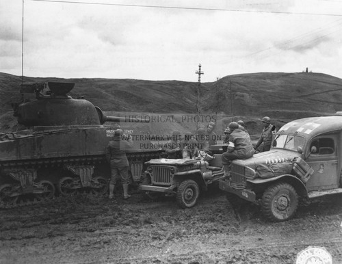 Wwii army radio jeep - army,