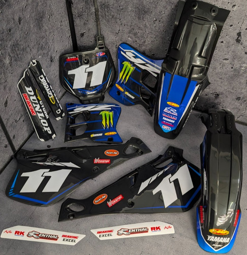 Plastiche grafica yamaha - +,