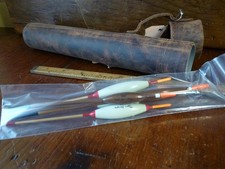 Tubo galleggiante in pelle e