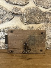 Antica serratura per porta a