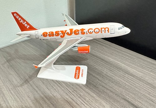 Airbus a319 easyjet official - easyjet,