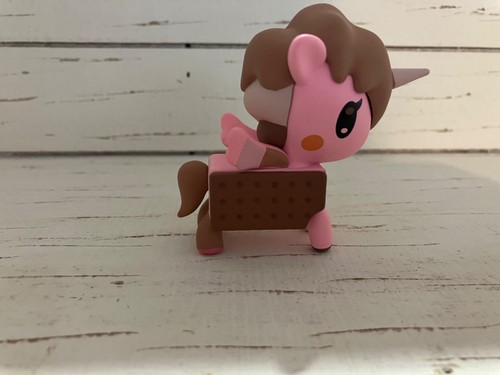 Neopolitina unicorno tokidoki