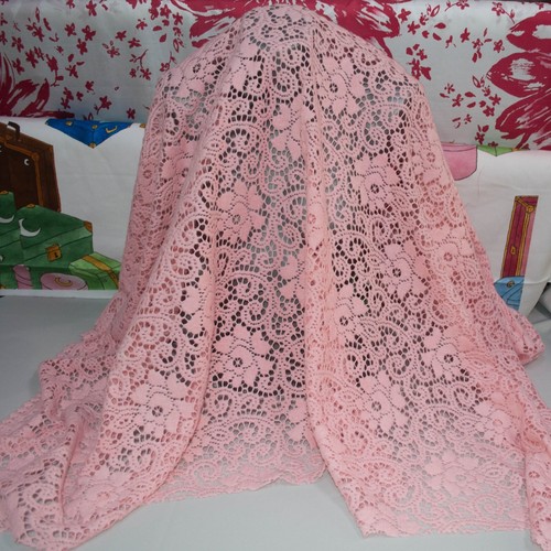 Tessuto pizzo rosa doppio