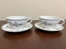 Set tazze da tè e piattini