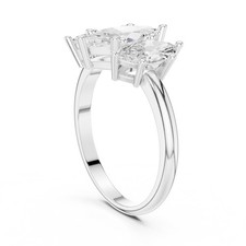 Anello con diamanti coltivati