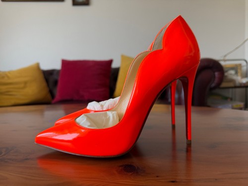 Louboutin hot chick 100 - 100, patent