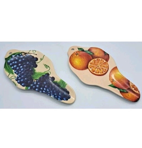 Pair melamine saucers ladle - of,