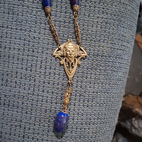 Collana con ciondolo