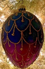 Ornamenti a forma di uovo One