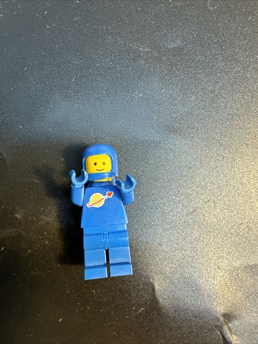 Lego blue spaceman minifigure - blue,