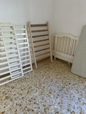 lettino con materasso per bambini