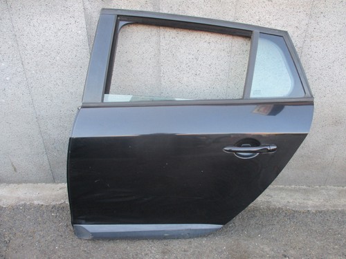821130005r door - rear,