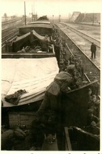 Foto, seconda guerra mondiale. Ob.-Abt. 6. UKR 1942: cucine da campo sul tren...