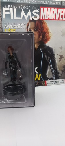 Black widow figurine - black,