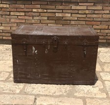 Antica cassa baule valigia forziere da viaggio in legno e ferro rivettato