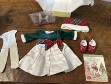 American Girl Bitty Baby 2007 Evergreen abito natalizio cappello scarpe cavallo a dondolo