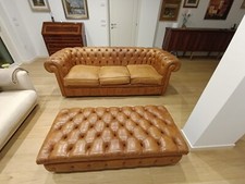 originali UK: DIVANO Chesterfield + POUF Chesterfield - 3+3 posti - VERA PELLE
