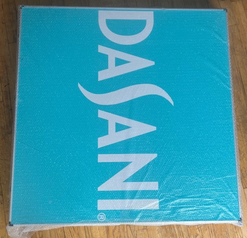 Dasani ping pong table - pong,