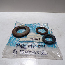 Set shaft seals engine for