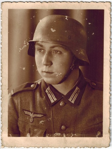 Foto soldato ritratto elmetto