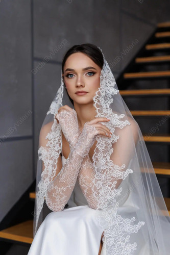 Mantilla pizzo ciglia - fatta, a
