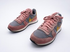 Nike Internationalist Sneakers