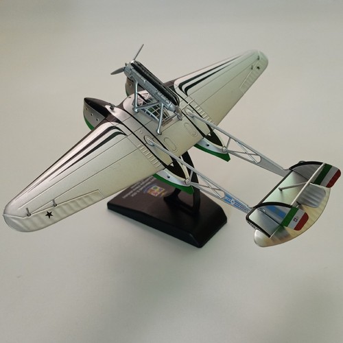 Modellino aereo barca volante