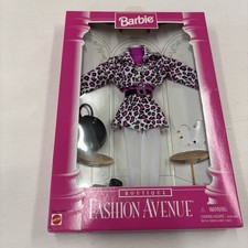 Abito NRFB Barbie Fashion Avenue Boutique rosa e bianco stampa leopardata #14980 NUOVO