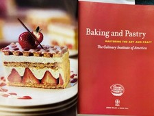 VG+ CULINARY INSTITUTE OF AMERICA TEXT Baking Pastry Mastering Art + Craft 2004