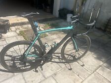 bicicletta da corsa in carbonio