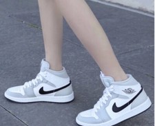 DS Nike Air Jordan 1 Mid Light