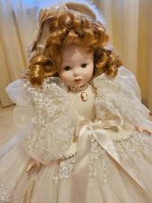 Bambola in porcellana