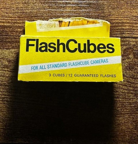 Vintage flash cubes - *,