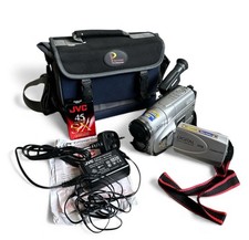 Videocamera VHS compatta JVC GR-FXM40EK con nastro e caricatore [grado B+]