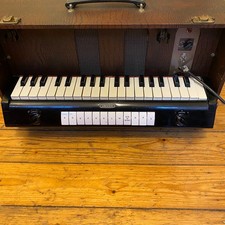 Sintetizzatore Univox J7 come
