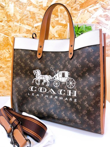 4453 coach field - field, tote