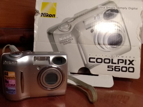 Nikon coolpix 5600 5mp - nikon,