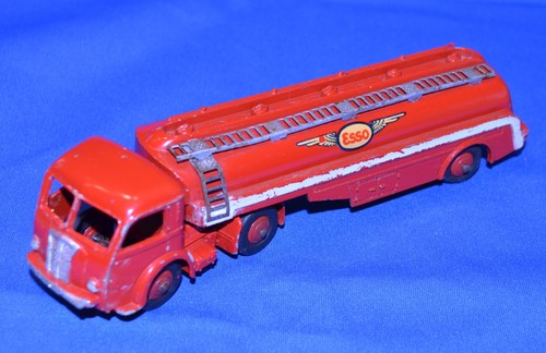 Panhard citerne esso ref 32c - panhard,