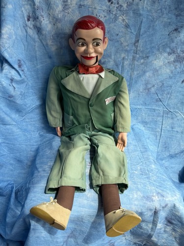 Manichino bambola ventriloquo