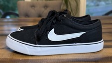 Nike Toki Low Canvas Black Size 5.5Y