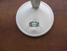 BELLISSIMO ANELLO CON TOPAZIO IN ORO BIANCO