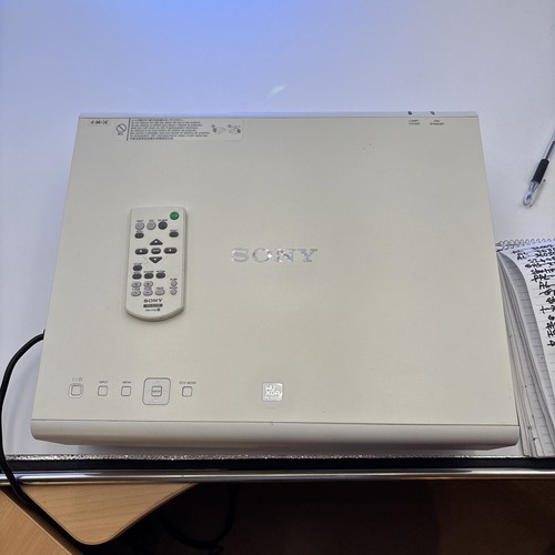 Sony vpl ch370 000 lumen - sony,