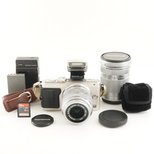 4.032 colpi! OLYMPUS PEN E-PL5 argento +14-42 mm +40-150 mm +8 GBSD dal Giappone #8384