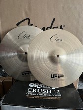Coppia Piatti UFIP Class Series Medium Hi-Hat 14''