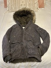 Abercrombie & Fitch Mt