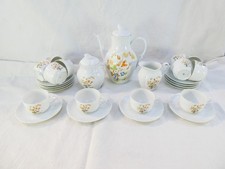 Service a café en porcelaine